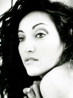 Эмануэла Нэй