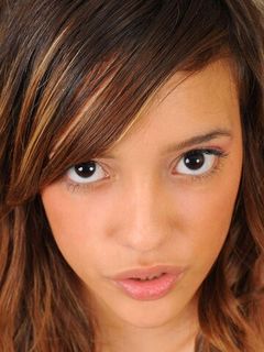 Мелани Риос