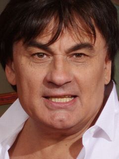 Александр Серов