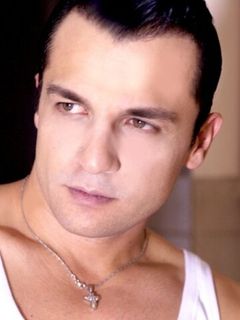 Manos Krystalis