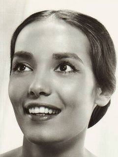Анна Кашфи