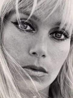 Эстелла Блен