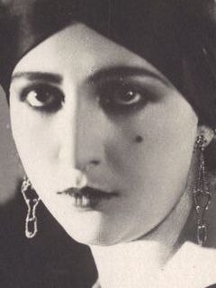 Элена Сангро