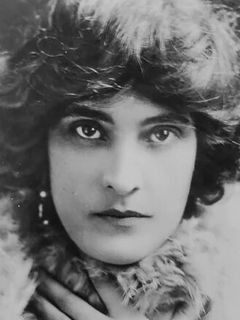 Клэр Макдауэлл