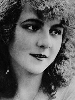 Полин Керли