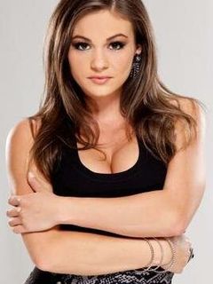 Эшли Энн Викерз