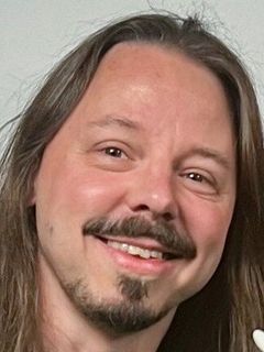 Туомас Вяльнёля