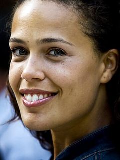 Патрисия Булл