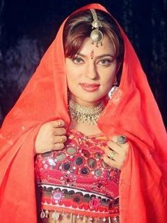 Долли Биндра