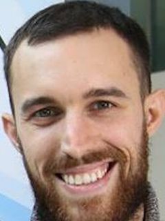 Оливер Холлис