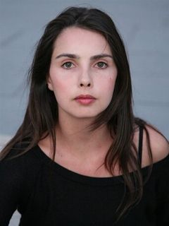 Эмили Казнав