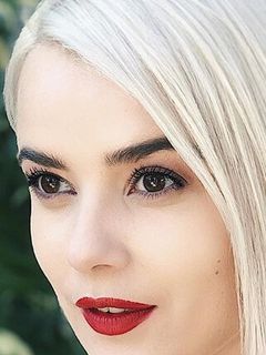 Мика Ньютон