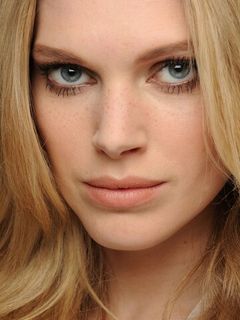 Иселин Стейро