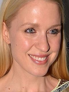 Эмилия Де Порет