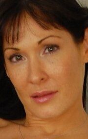 Анджела Джеймс