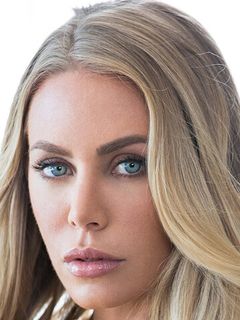 Николь Энистон