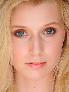 Николь Томпкинс