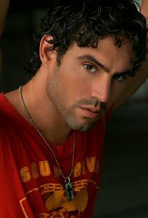 Роберт Нуцци