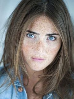 Ноэми Стивенс