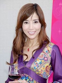 Наоми Кавасима