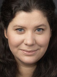 Анна Исманова