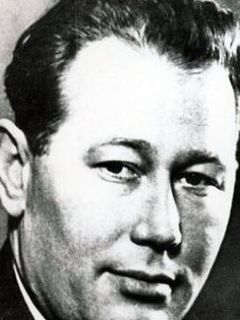 Анатолий Иванов