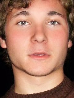 Денис Левашов