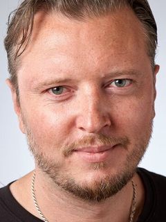 Дмитрий Глухов