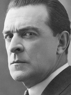 Рене Наварр