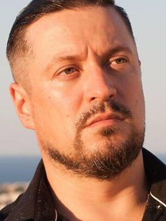 Роман Волков