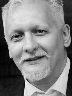 Олег Парижев