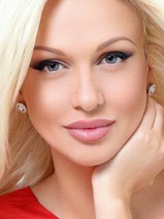 Виктория Лопырева