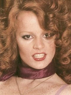 Лиза Де Леу