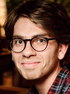 Макс Олейников