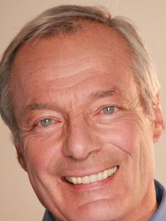 Louis Dezseran