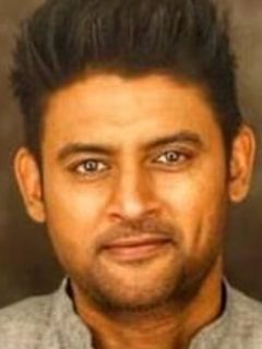 Манав Гохил