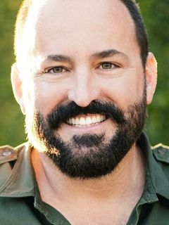 Брэдли Тревор Грив