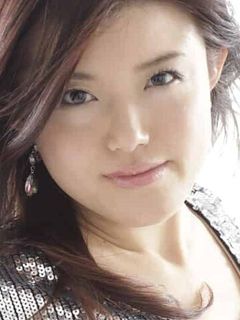 Лиза Такэба