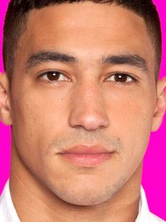 Эшли МакКензи