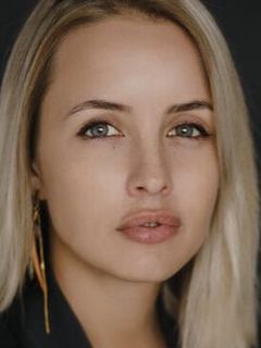 Влада Миронова