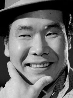 Киёси Ацуми