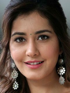 Раши Кханна