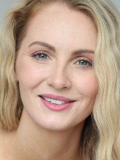 Амелия Конуэй