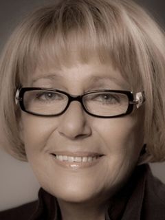 Нина Попова