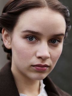 Лина Хюскер