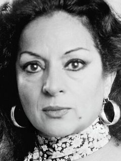 Лола Флорес