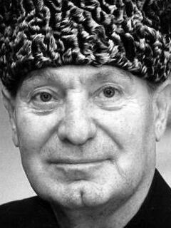 Махмуд Эсамбаев