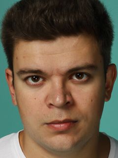 Максим Тихонов