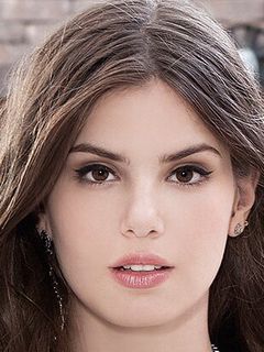 Камила Кейроз