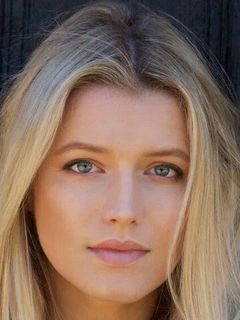 Лили Треверс